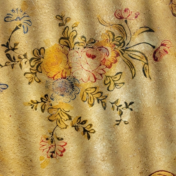 Vtg* Hand crafted floral wooden hanging plate. - Picture 3 of 5